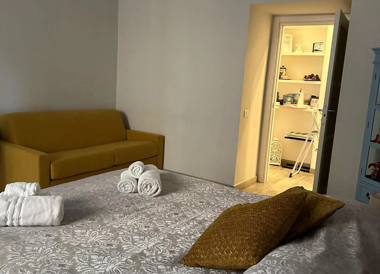 Dea Suite Naples Bed & Breakfast