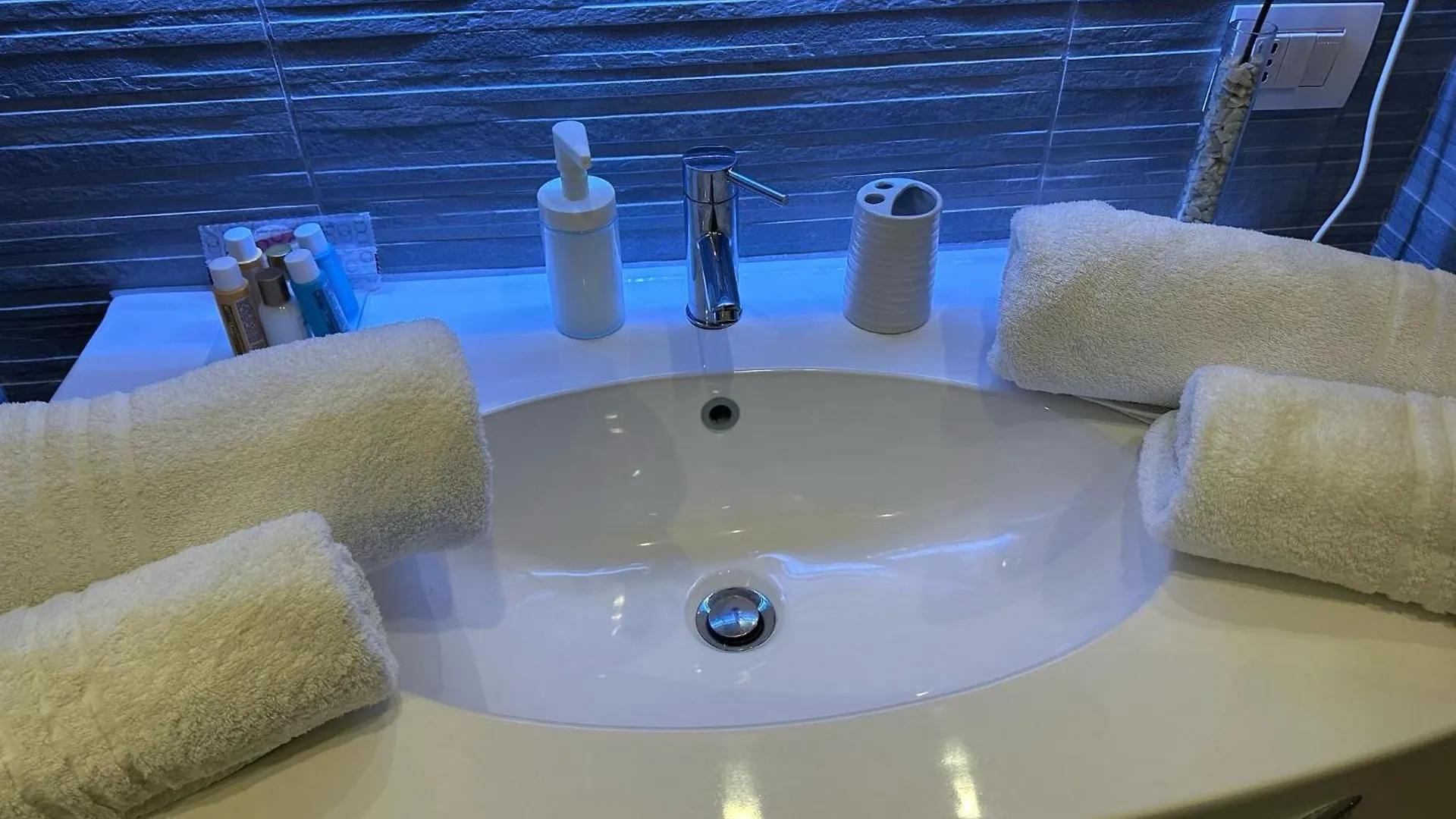 Dea Suite Naples 0*,  Italy